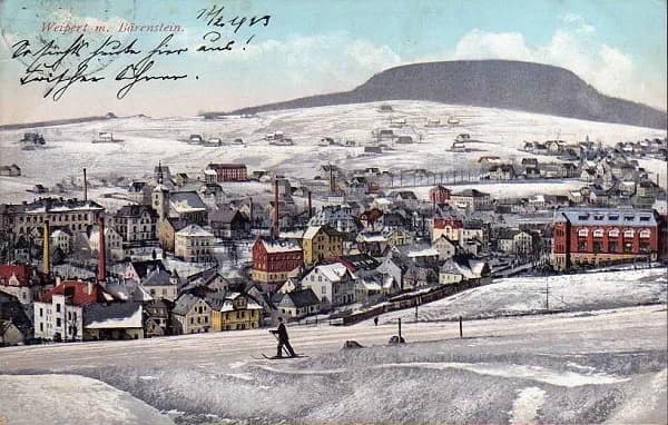 Weipert mit Bärrenstein — Ansichtskarte 1913, Skiläufer im Vordergrund